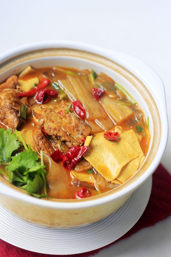 豆油皮寬粉燉魚的做法-魚香味燉菜譜