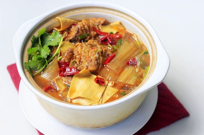 豆油皮寬粉燉魚的做法-魚香味燉菜譜