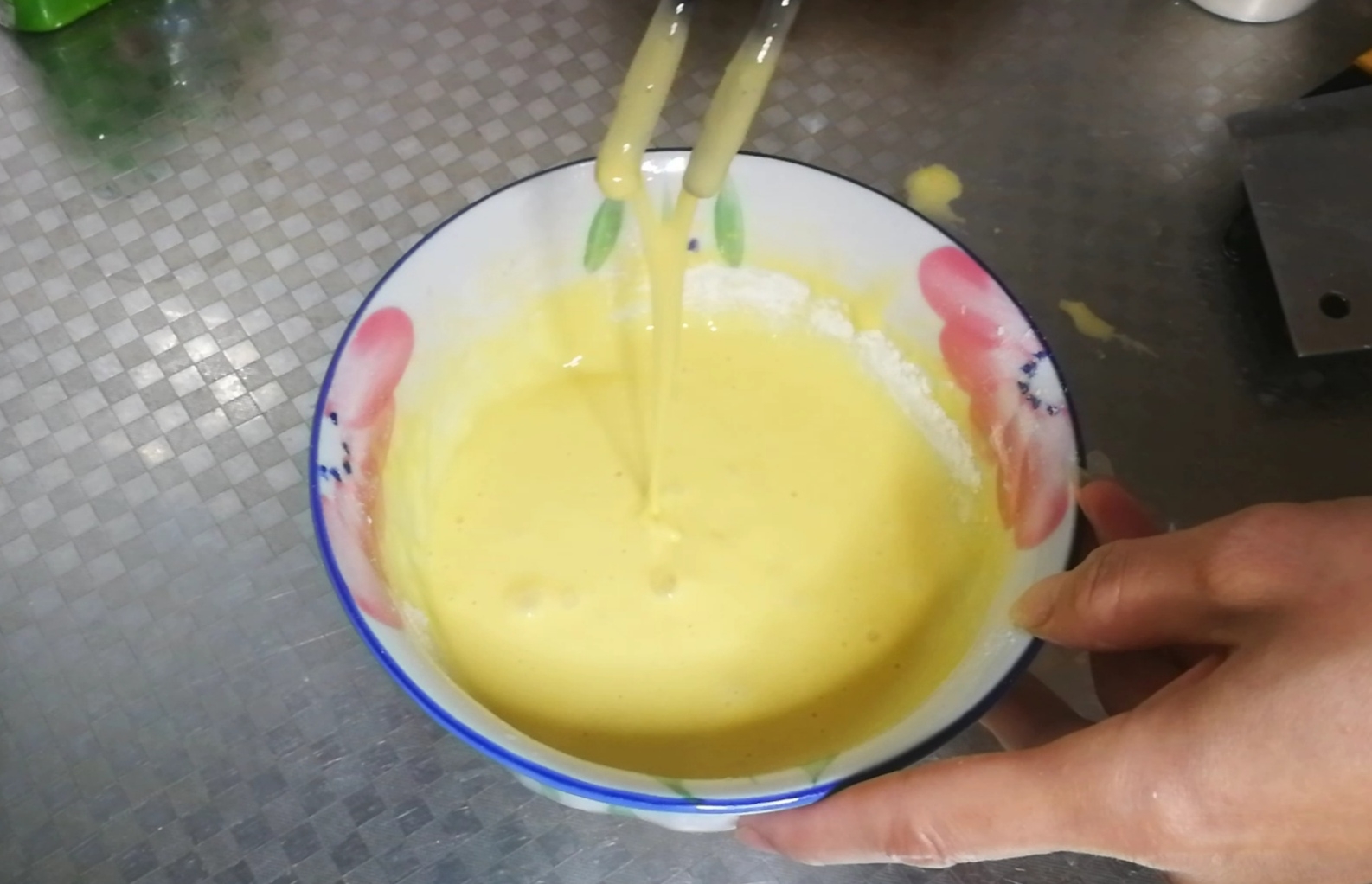 香酥炸帶魚的做法-家常味炸菜譜