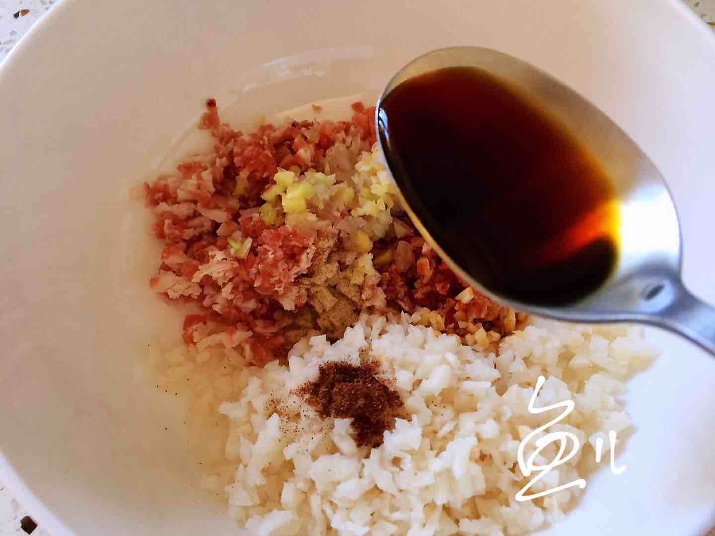 蓮藕肉丸的做法-家常味炸菜譜