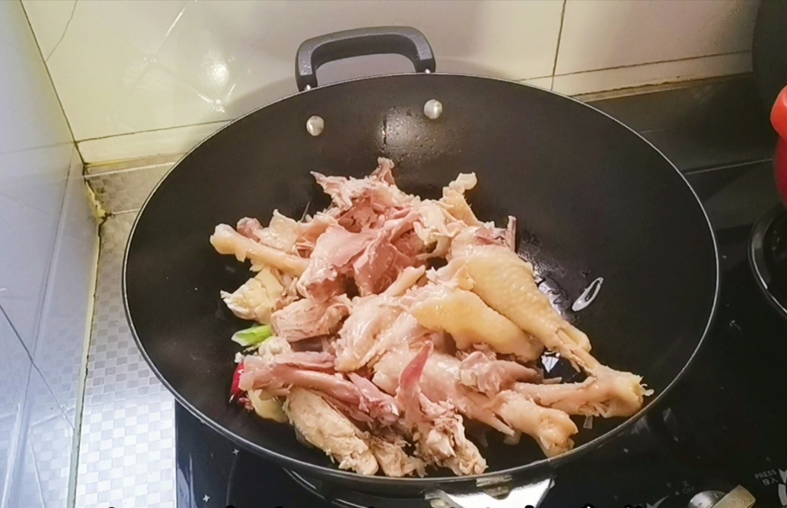 椒香板栗燒雞的做法-其它口味燉菜譜