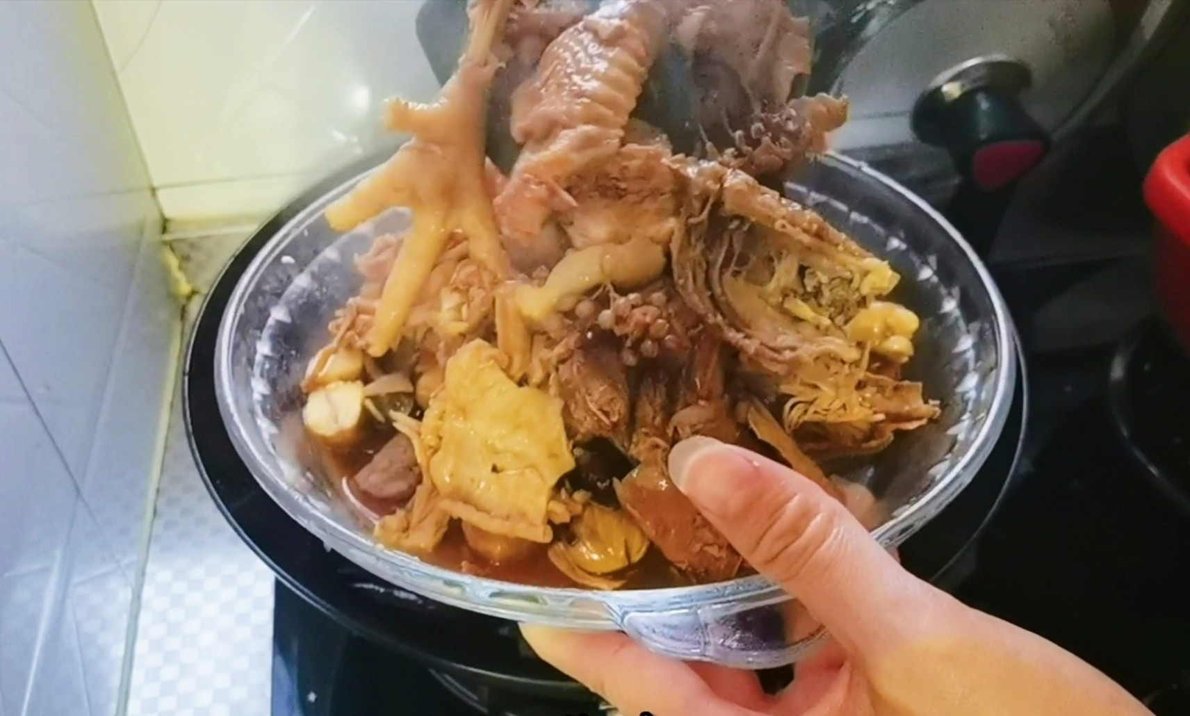 椒香板栗燒雞的做法-其它口味燉菜譜