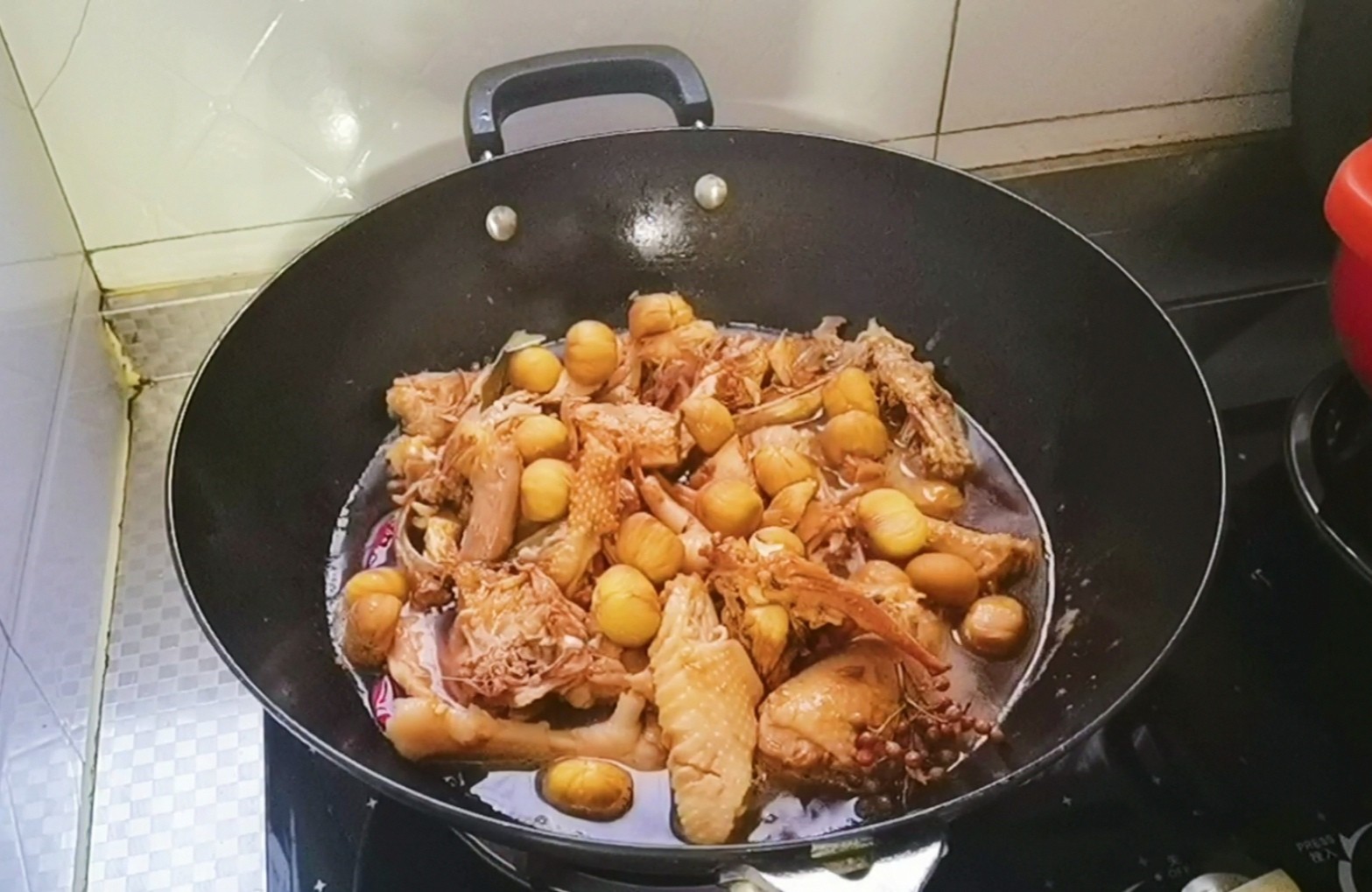 椒香板栗燒雞的做法-其它口味燉菜譜