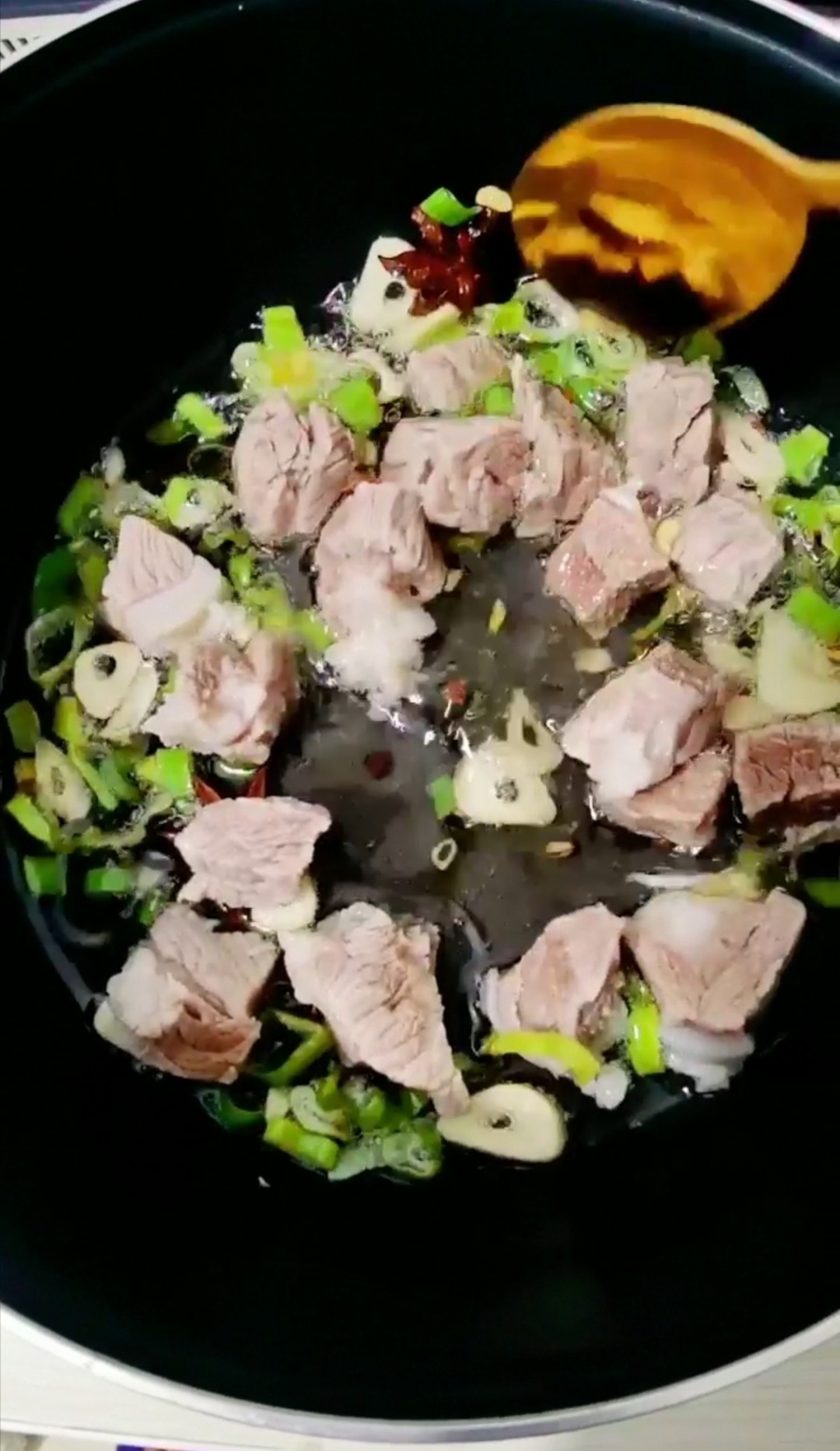 牛腩燉土豆的做法-咸鮮味燉菜譜