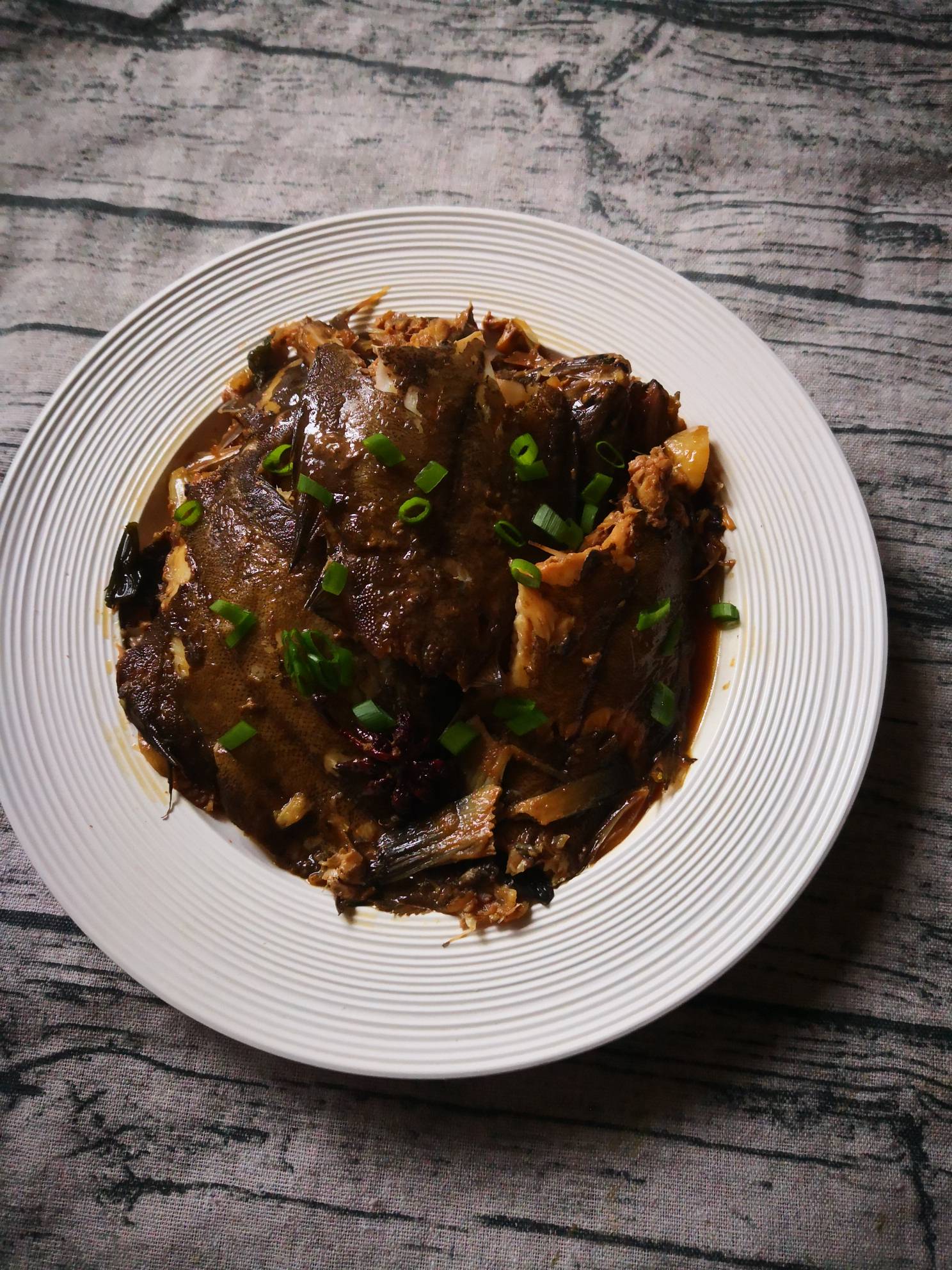 紅燒比目魚的做法-家常味燒菜譜