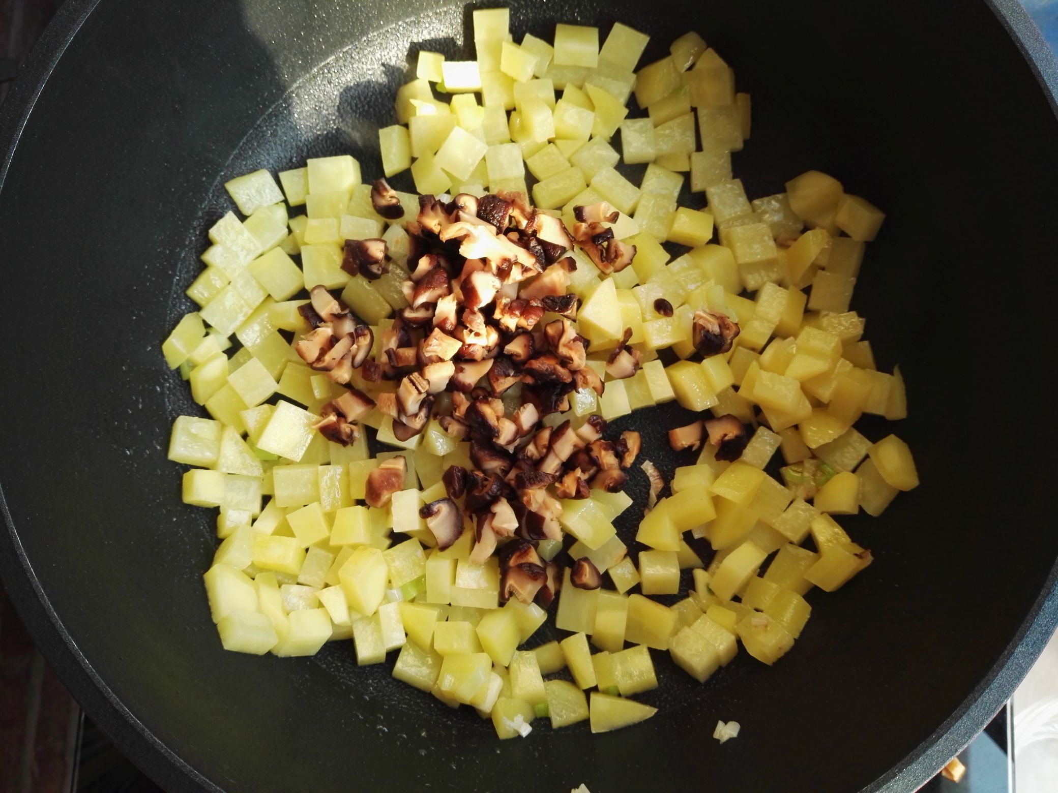 麻辣土豆丁的做法-麻辣味燒菜譜