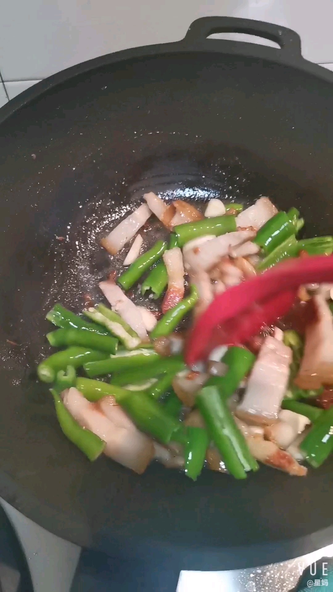 餃白炒肉的做法-香辣味炒菜譜