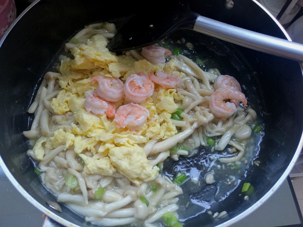 白玉菇炒蝦仁的做法-家常味炒菜譜