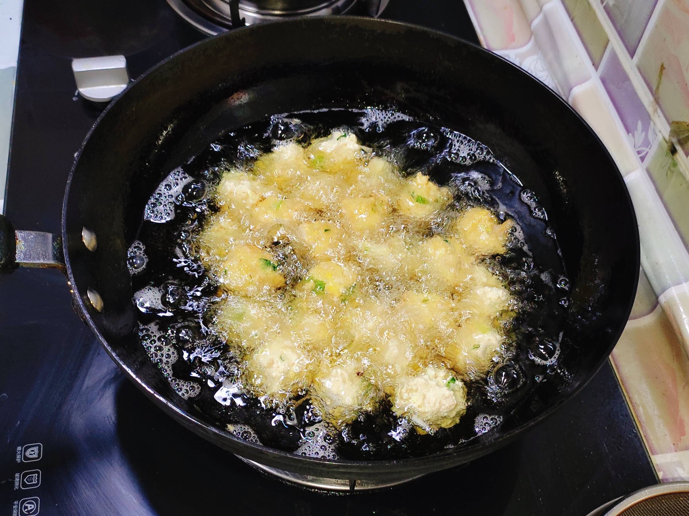 沙拉豆腐丸子的做法-甜味炸菜譜