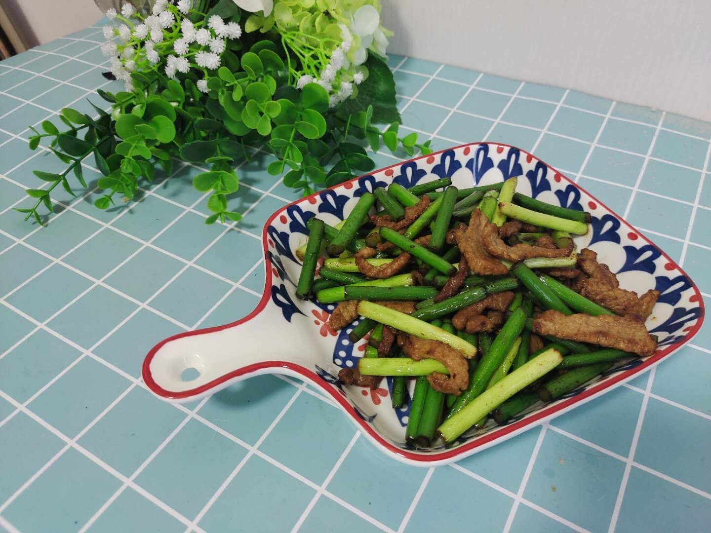 小清新蒜薹炒肉的做法-咸鮮味炒菜譜