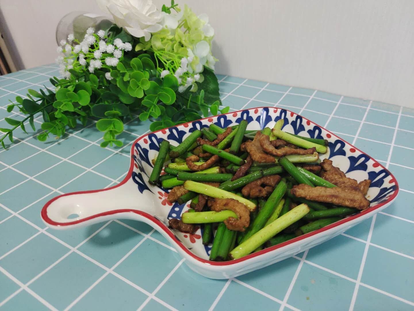 小清新蒜薹炒肉的做法-咸鮮味炒菜譜