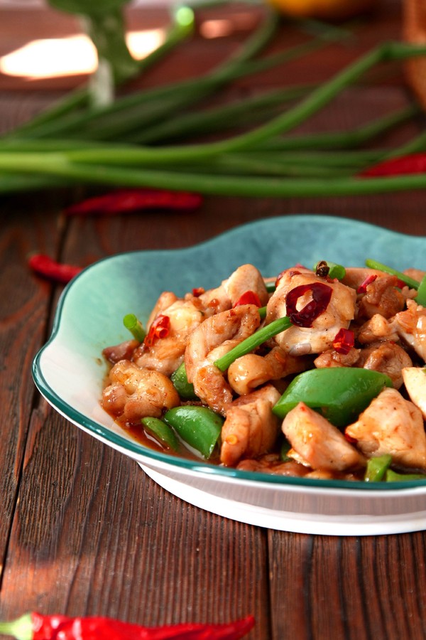 辣炒饞嘴雞的做法-麻辣味炒菜譜