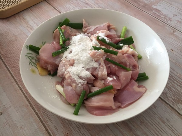 辣炒饞嘴雞的做法-麻辣味炒菜譜