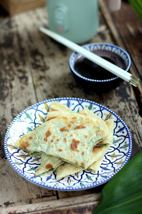 烙小茴香蛋餅的做法-家常味烙菜譜