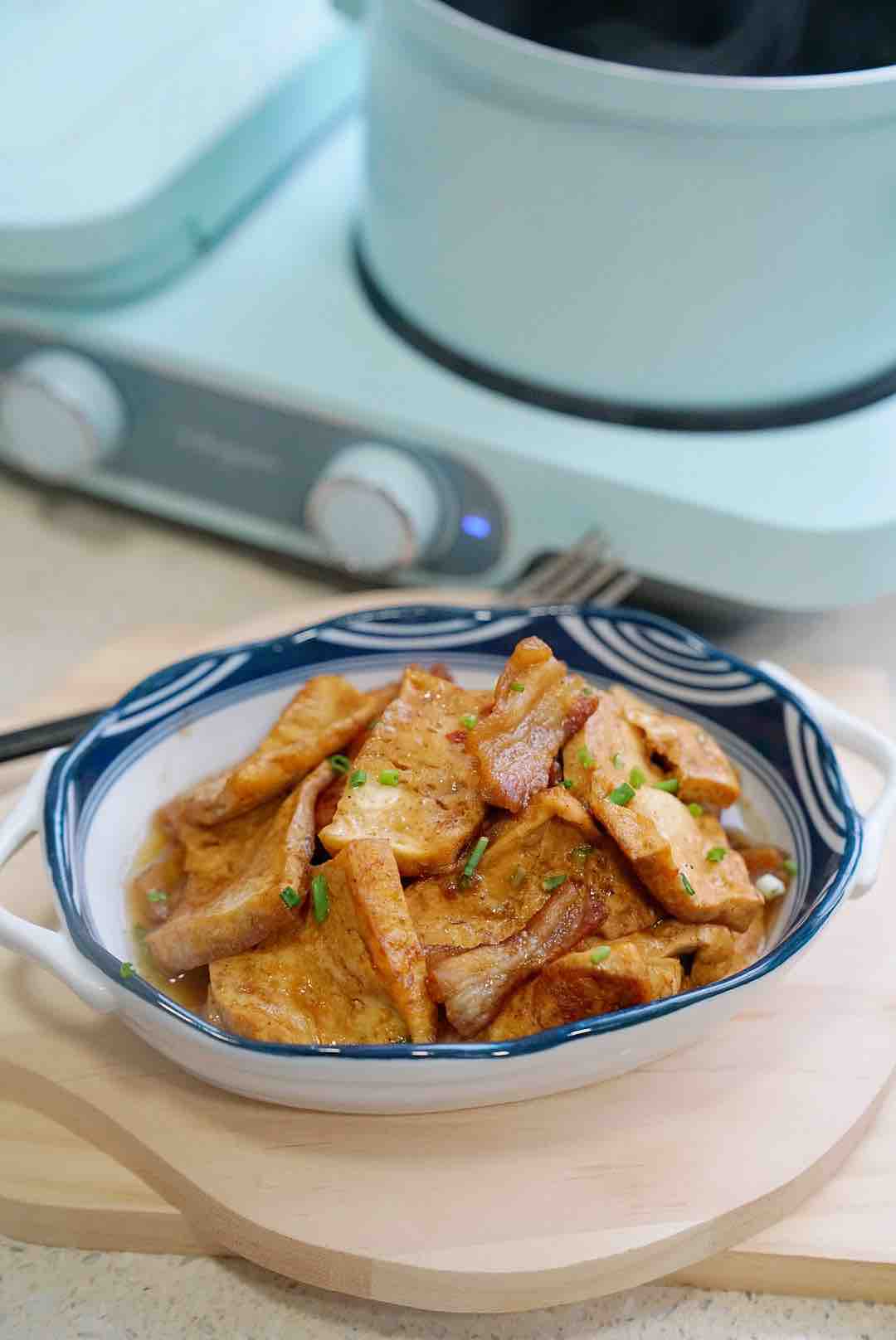 五花燒豆腐的做法-家常味燒菜譜