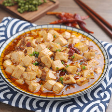 今天就做這道經(jīng)典下飯菜——麻婆豆腐的做法-香辣味炒菜譜