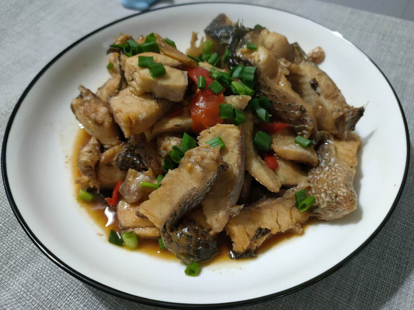 紅燒黑魚的做法-家常味燒菜譜