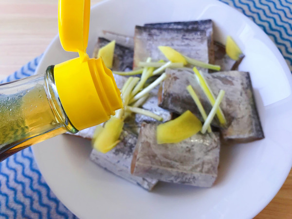 清蒸帶魚的做法-咸鮮味蒸菜譜