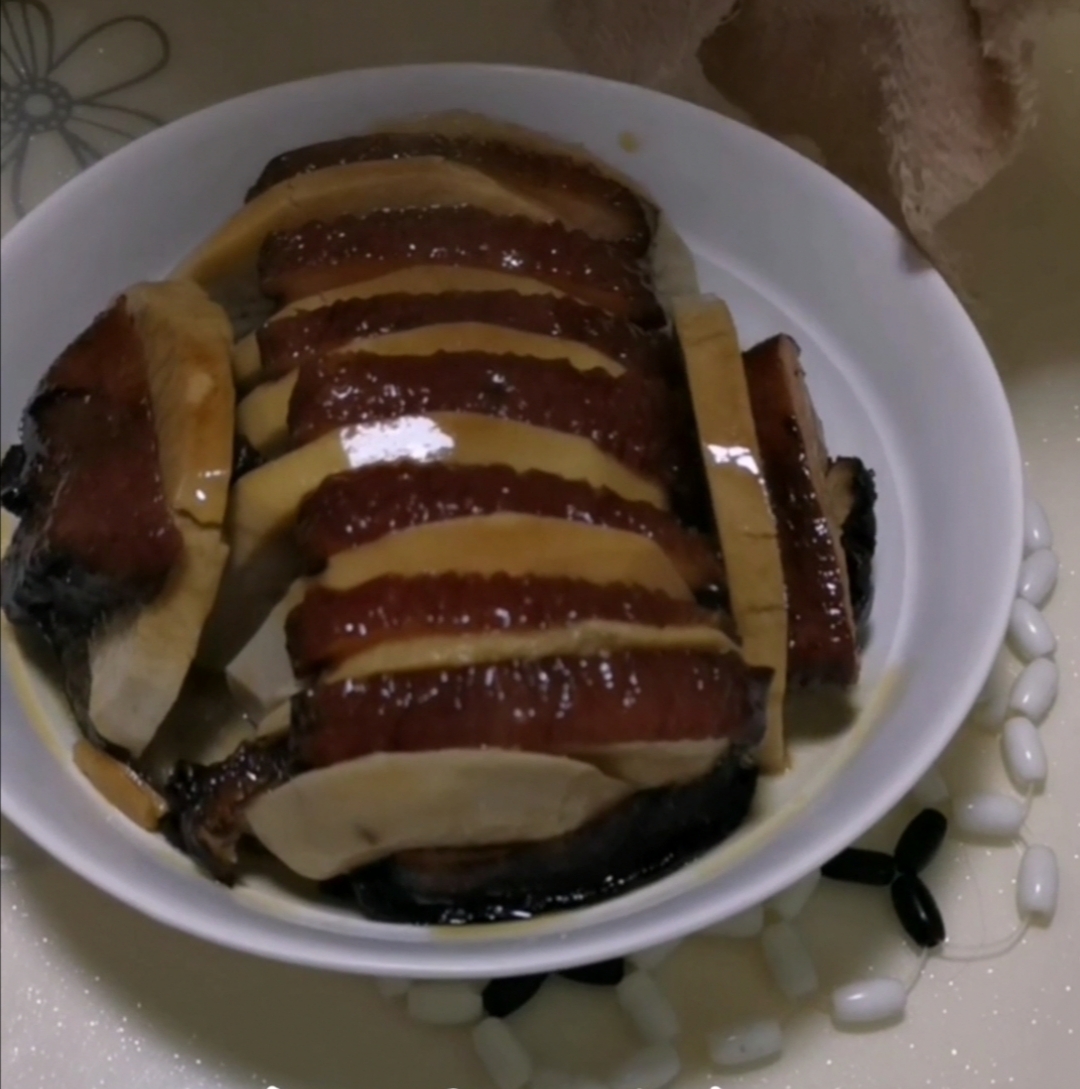 香芋扣肉的做法-家常味蒸菜譜