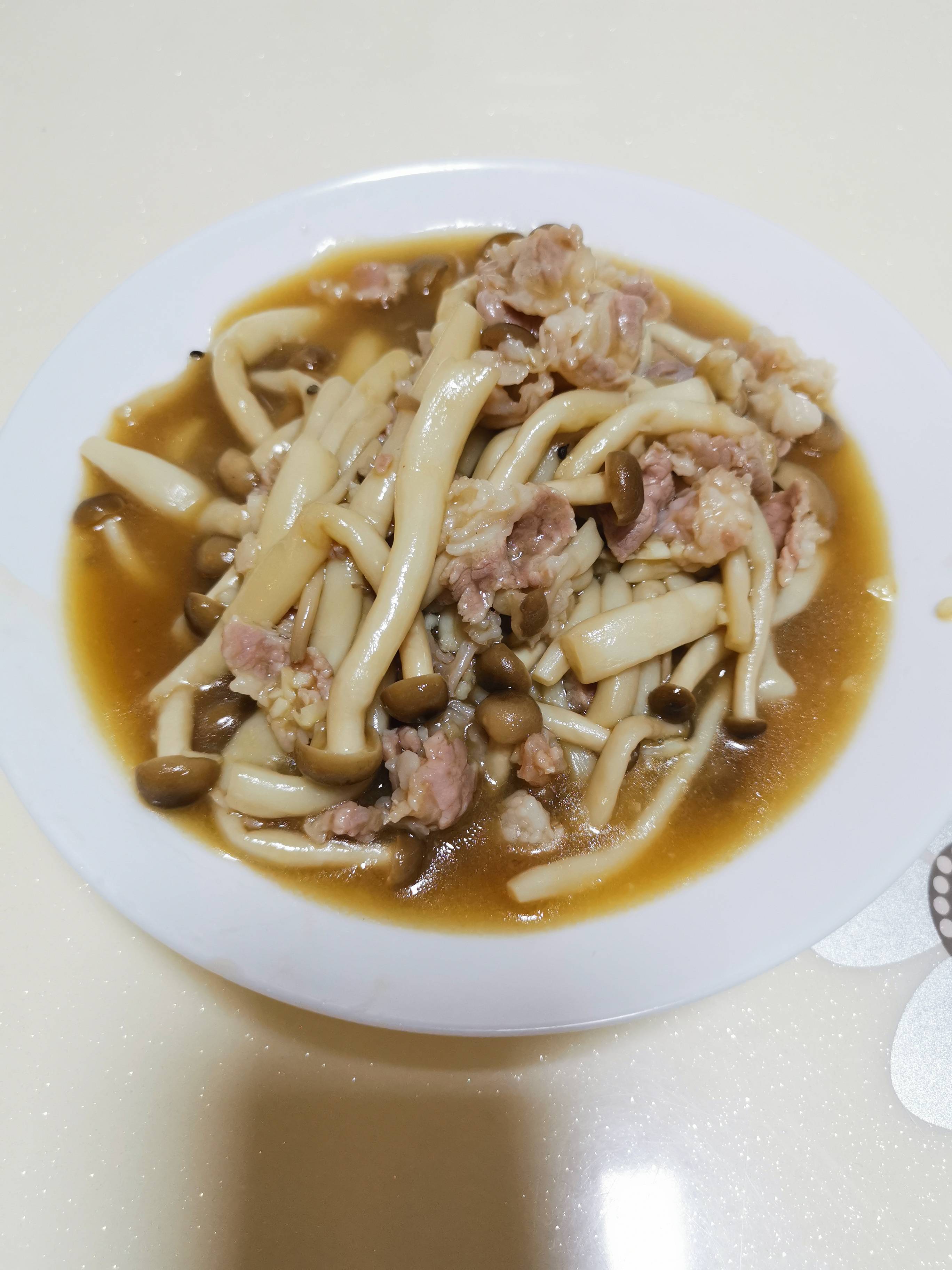 蟹味菇炒肉的做法-家常味炒菜譜