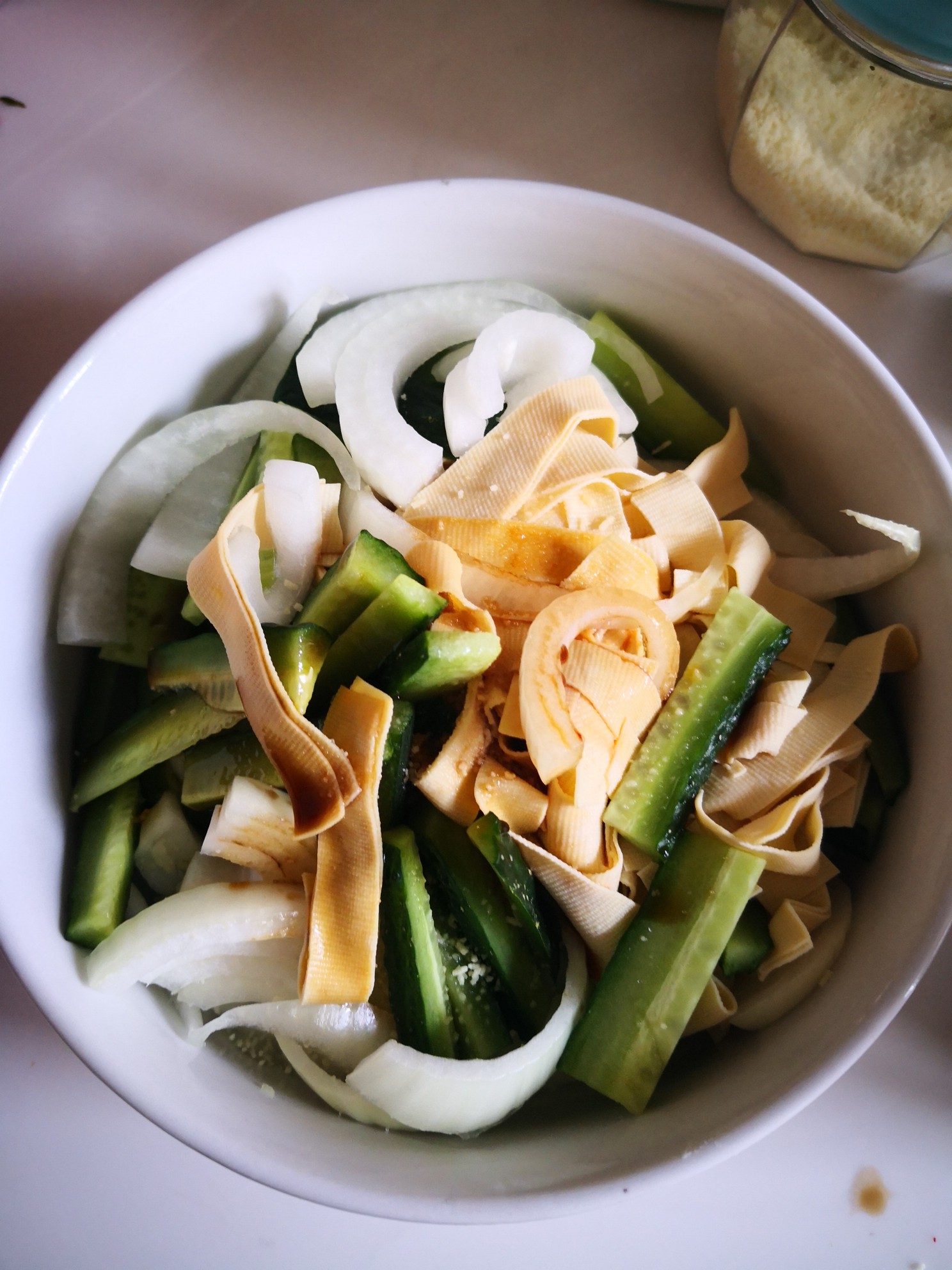 圓蔥干豆腐黃瓜條的做法-香辣味拌菜譜