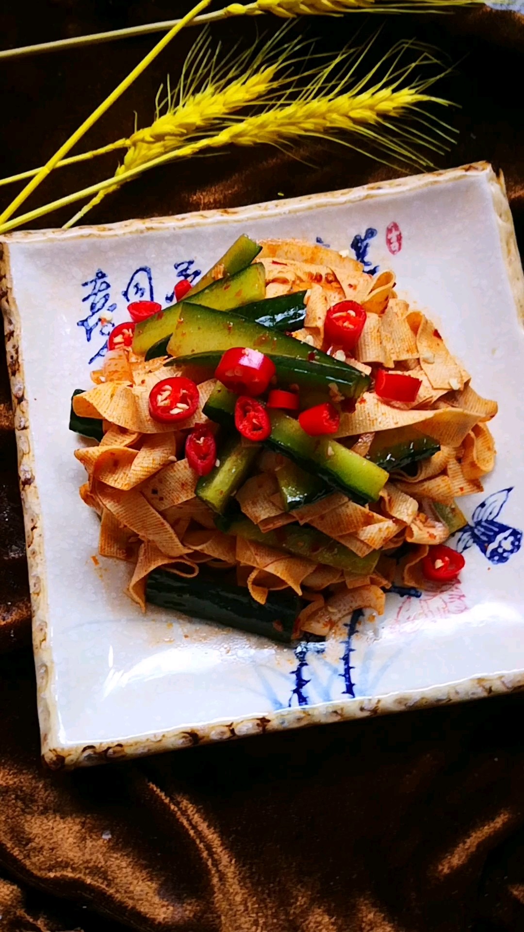 圓蔥干豆腐黃瓜條的做法-香辣味拌菜譜