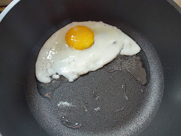 香菇煎蛋面的做法-咸鮮味煮菜譜