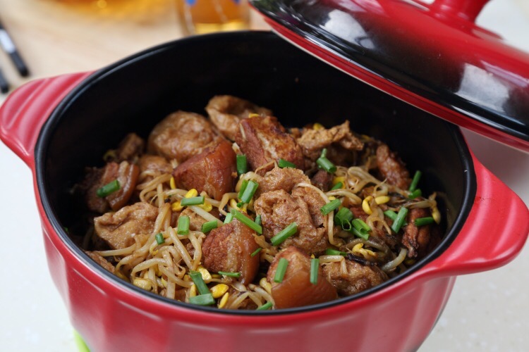 豆芽豆腐果燒五花肉的做法-家常味燒菜譜