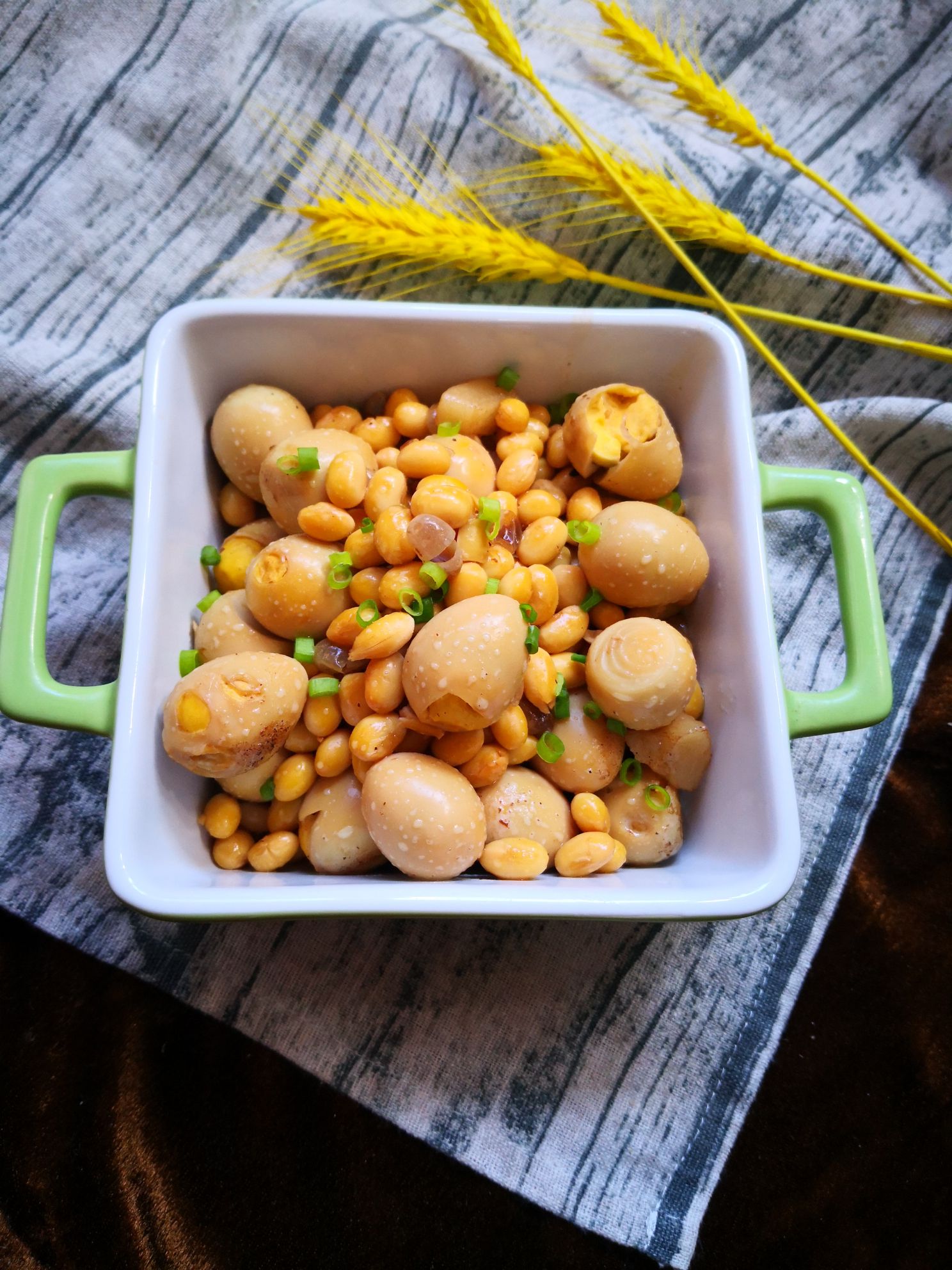 鵪鶉蛋燜豆的做法-家常味醬菜譜