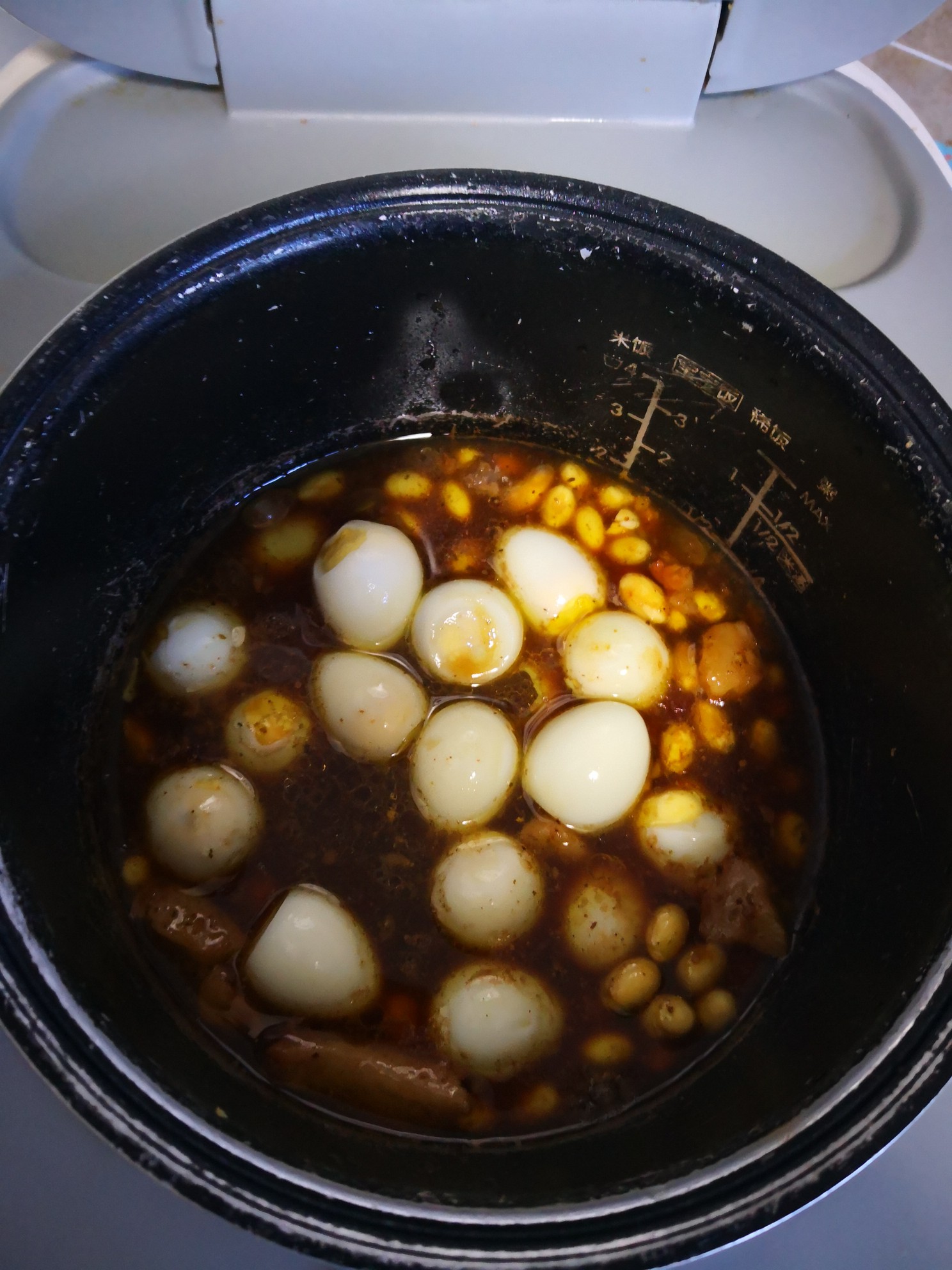 鵪鶉蛋燜豆的做法-家常味醬菜譜