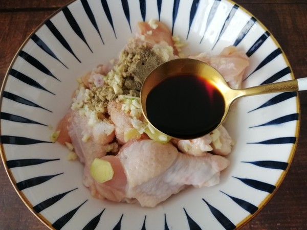 吮指雞翅根的做法-家常味炒菜譜