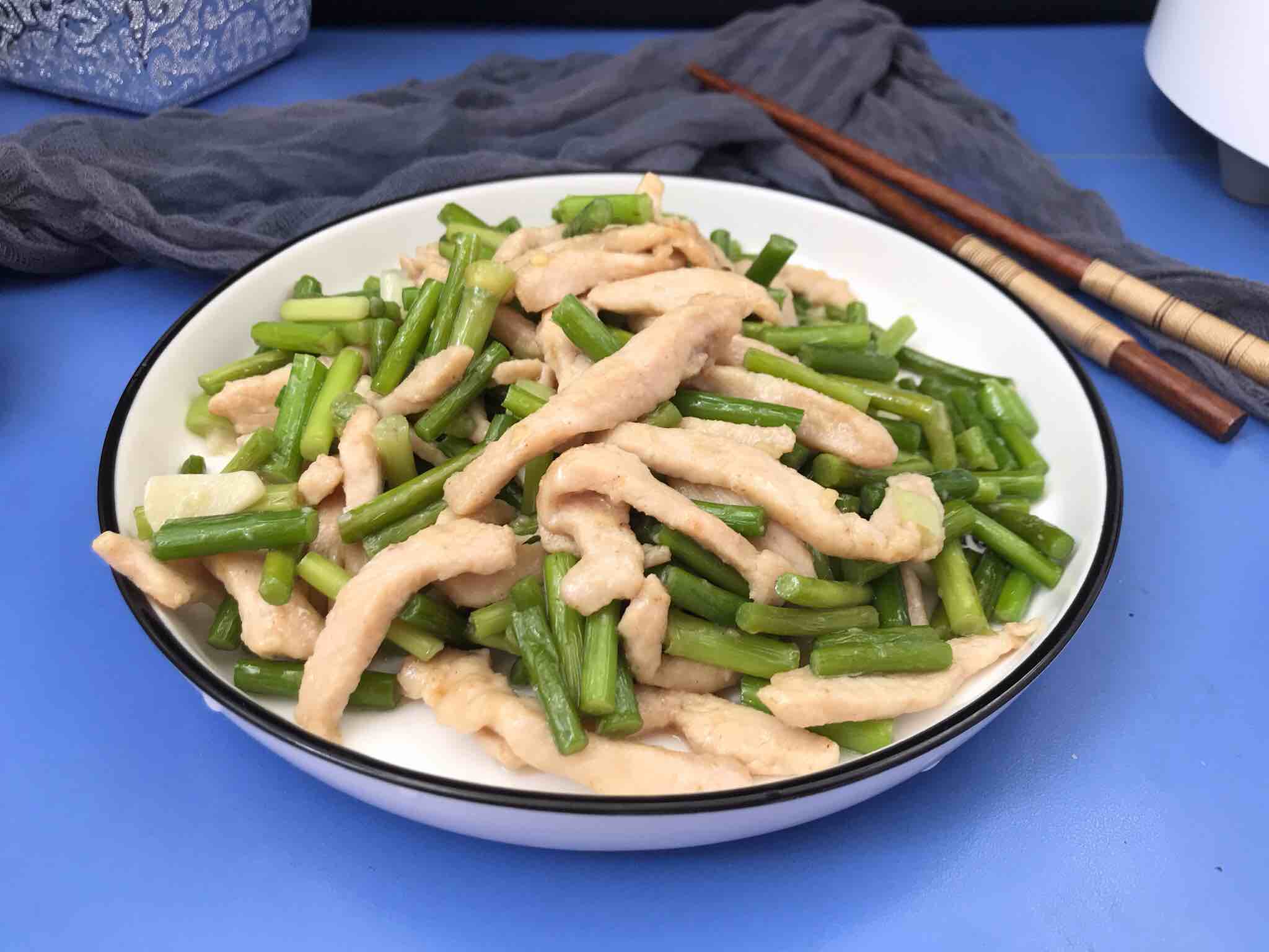 蒜薹炒雞絲的做法-家常味炒菜譜