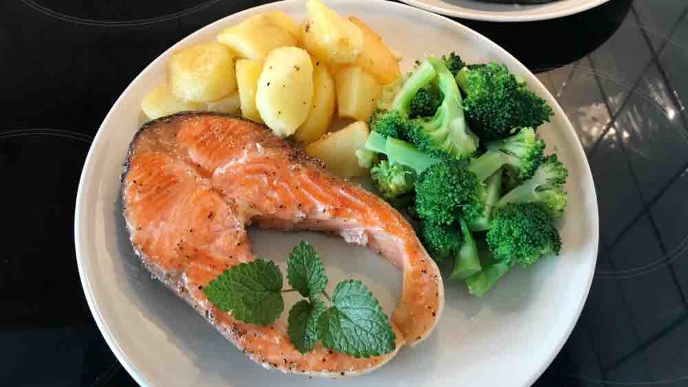 鱒魚簡餐的做法-家常味煎菜譜