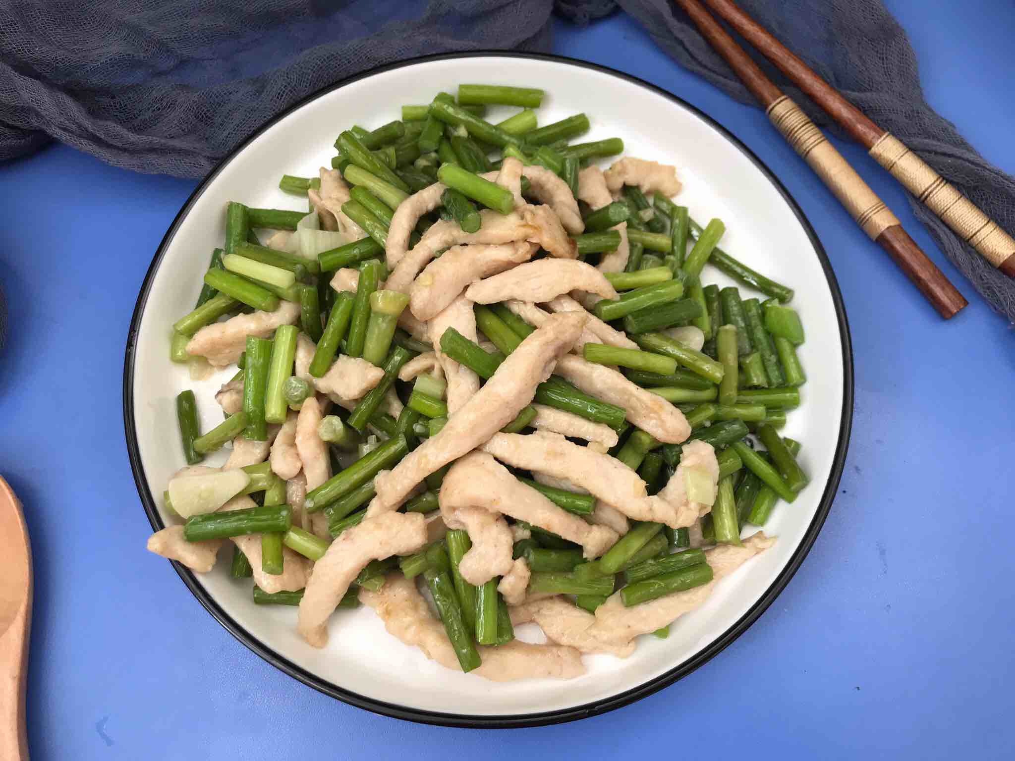 蒜薹炒雞絲的做法-家常味炒菜譜