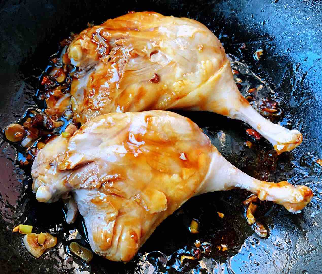 紅燒鴨腿的做法-咸鮮味燒菜譜