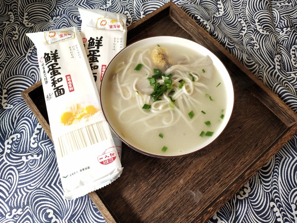 鯽魚平菇面的做法-家常味煮菜譜