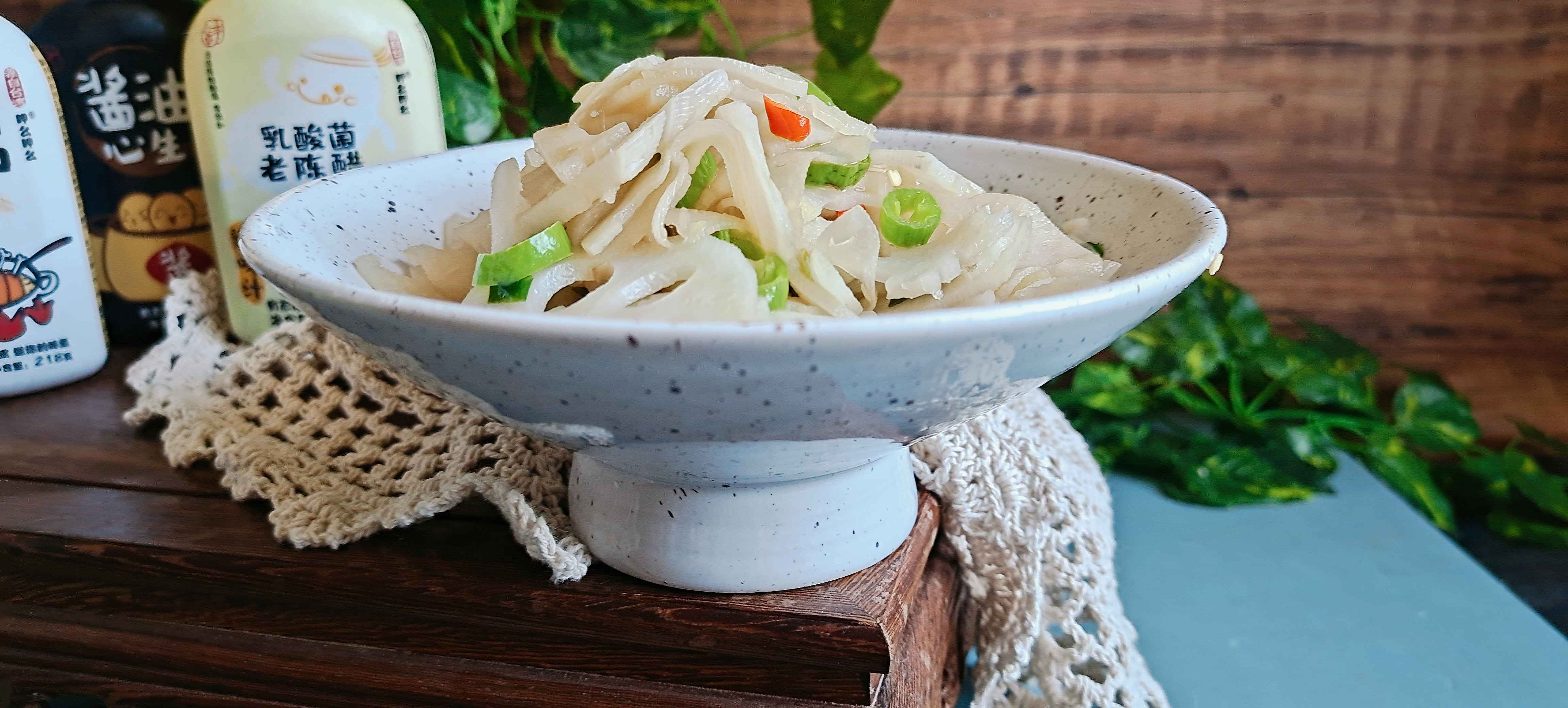 秋冬家常菜…家常小炒藕片的做法-酸辣味炒菜譜