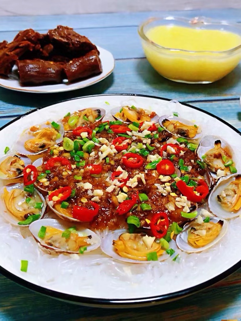 蒜蓉粉絲蒸花蛤的做法-蒜香味蒸菜譜