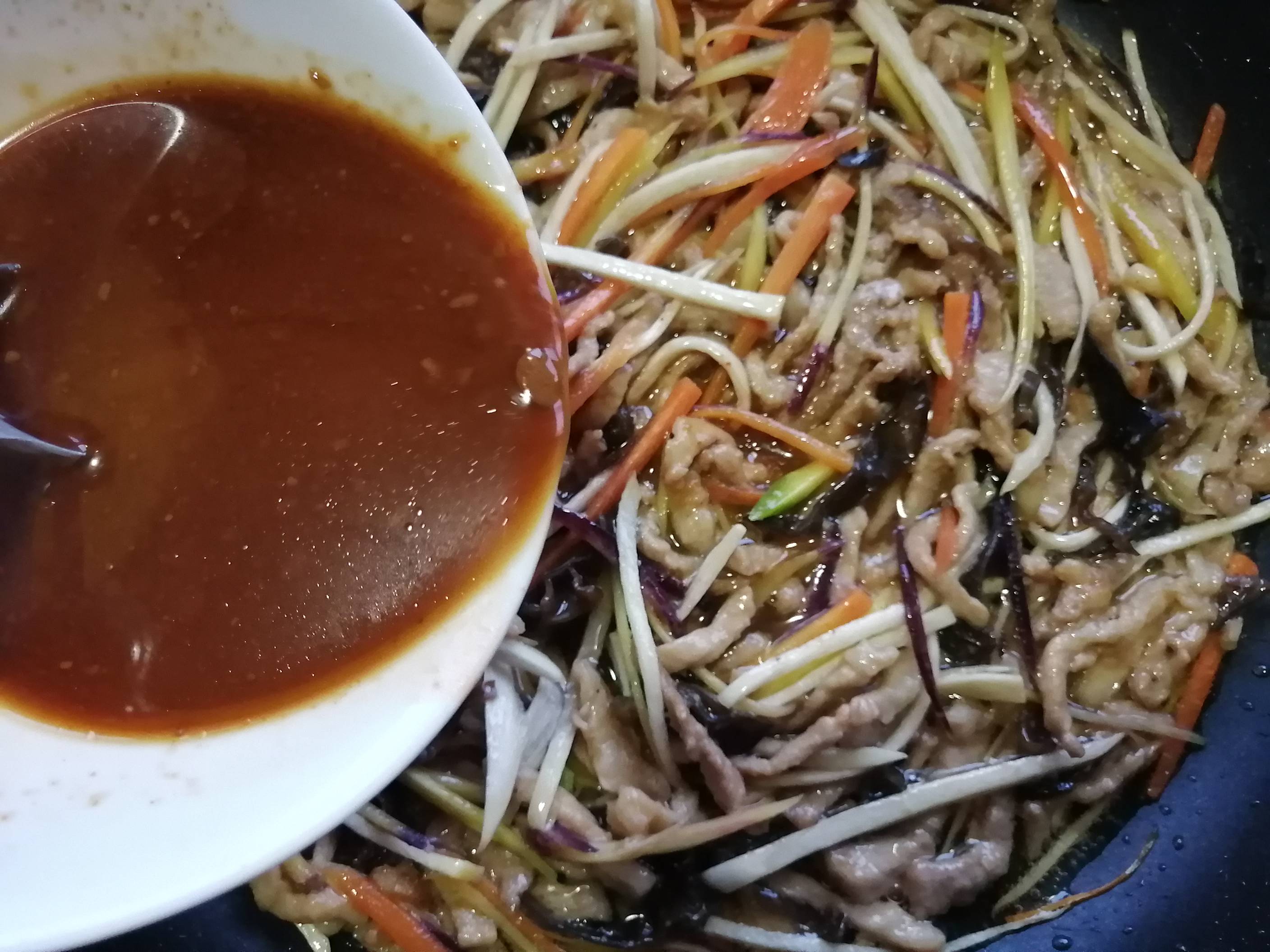 五絲炒肉的做法-酸甜味炒菜譜