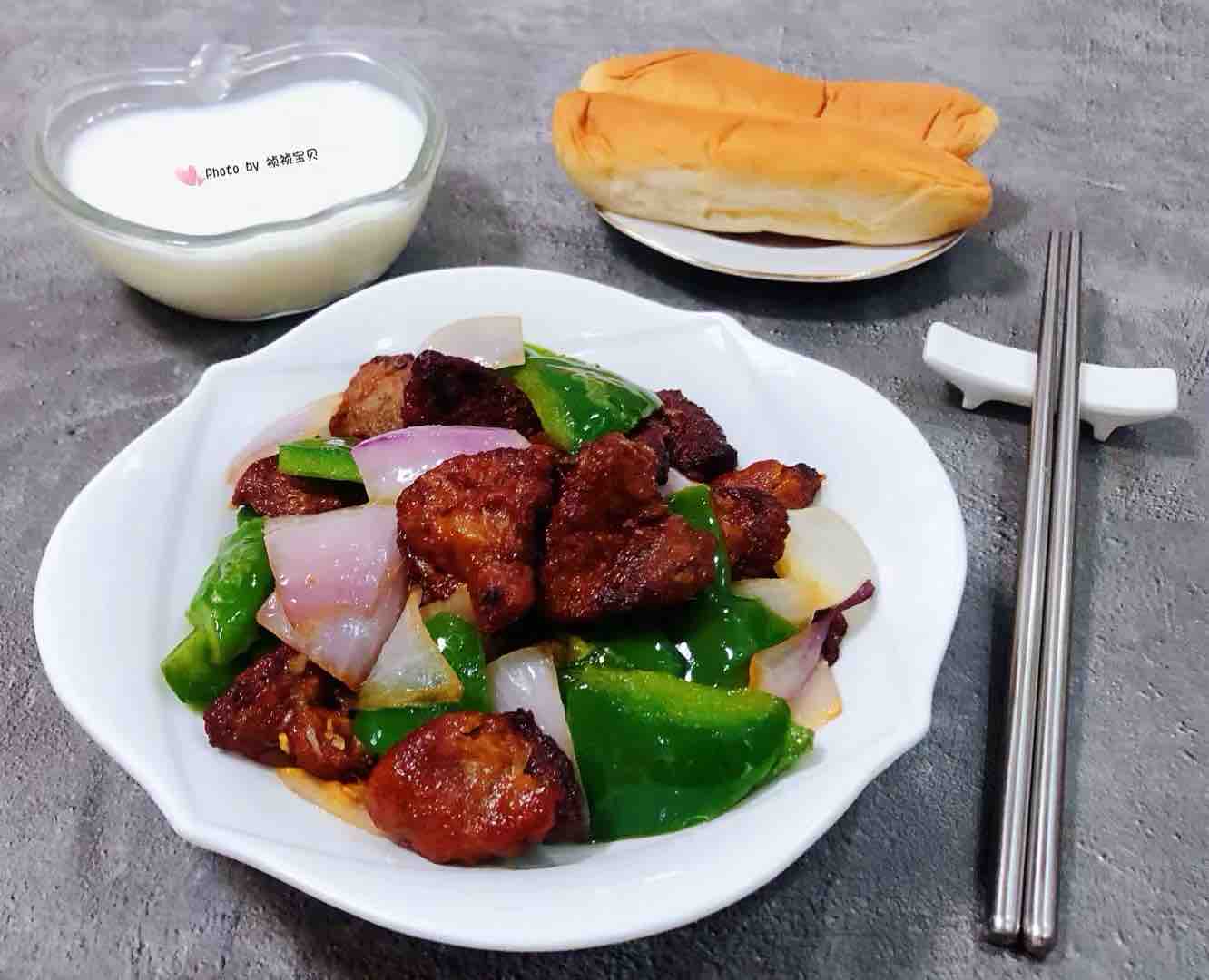 青椒洋蔥炒豬肝的做法-家常味炒菜譜