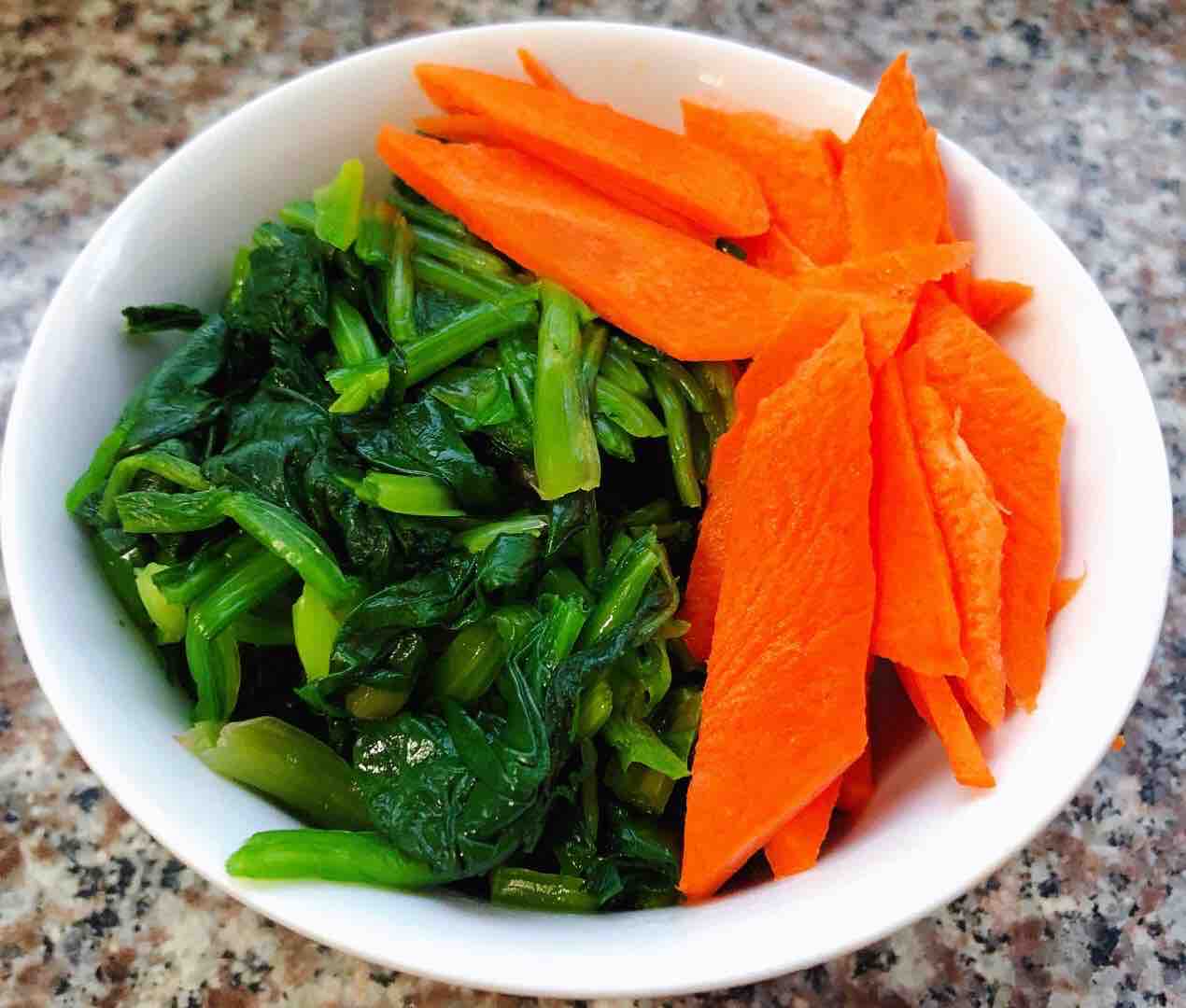 菠菜木耳炒雞蛋的做法-家常味炒菜譜