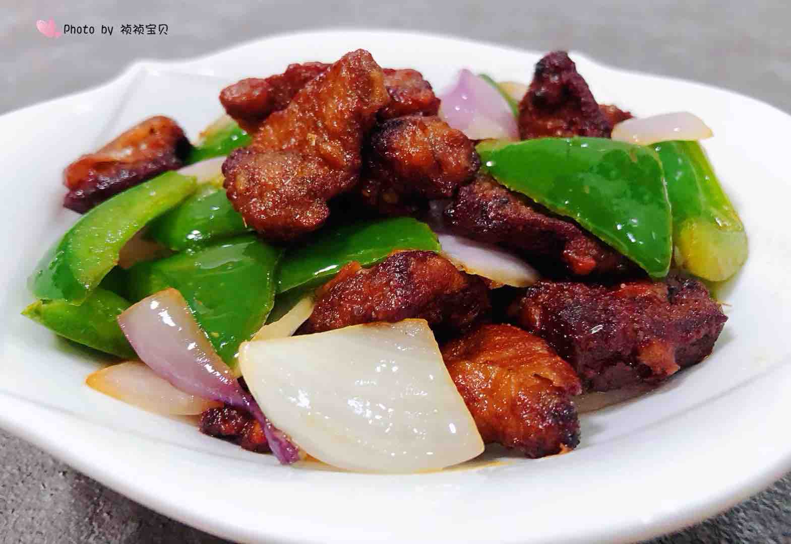 青椒洋蔥炒豬肝的做法-家常味炒菜譜