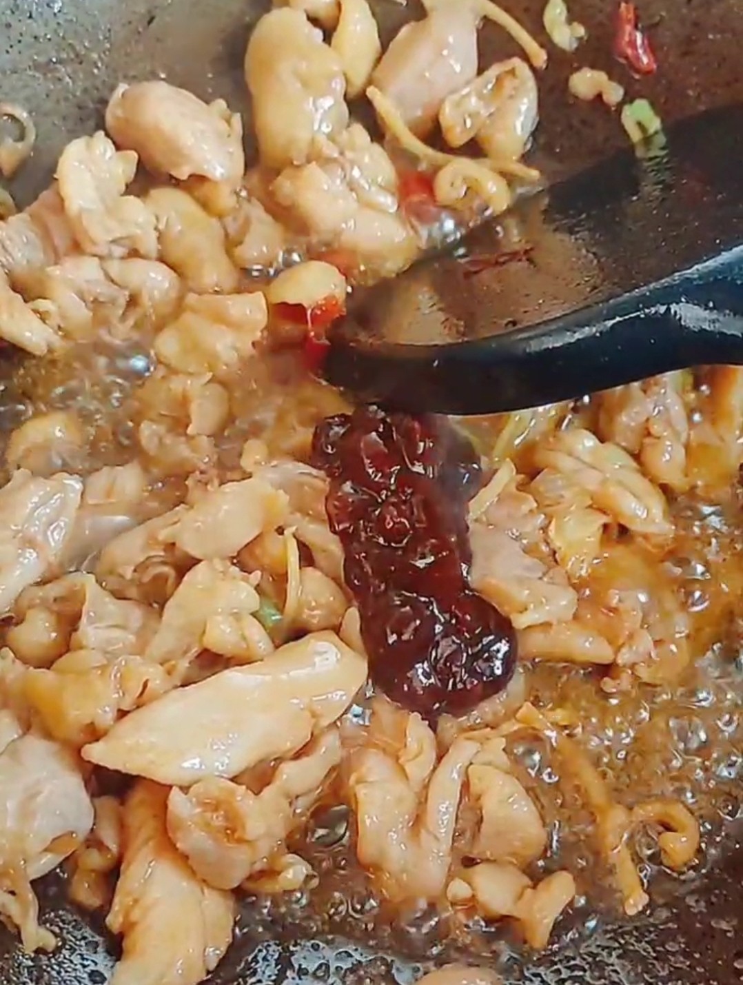 青椒雞腿肉的做法-豆瓣味炒菜譜