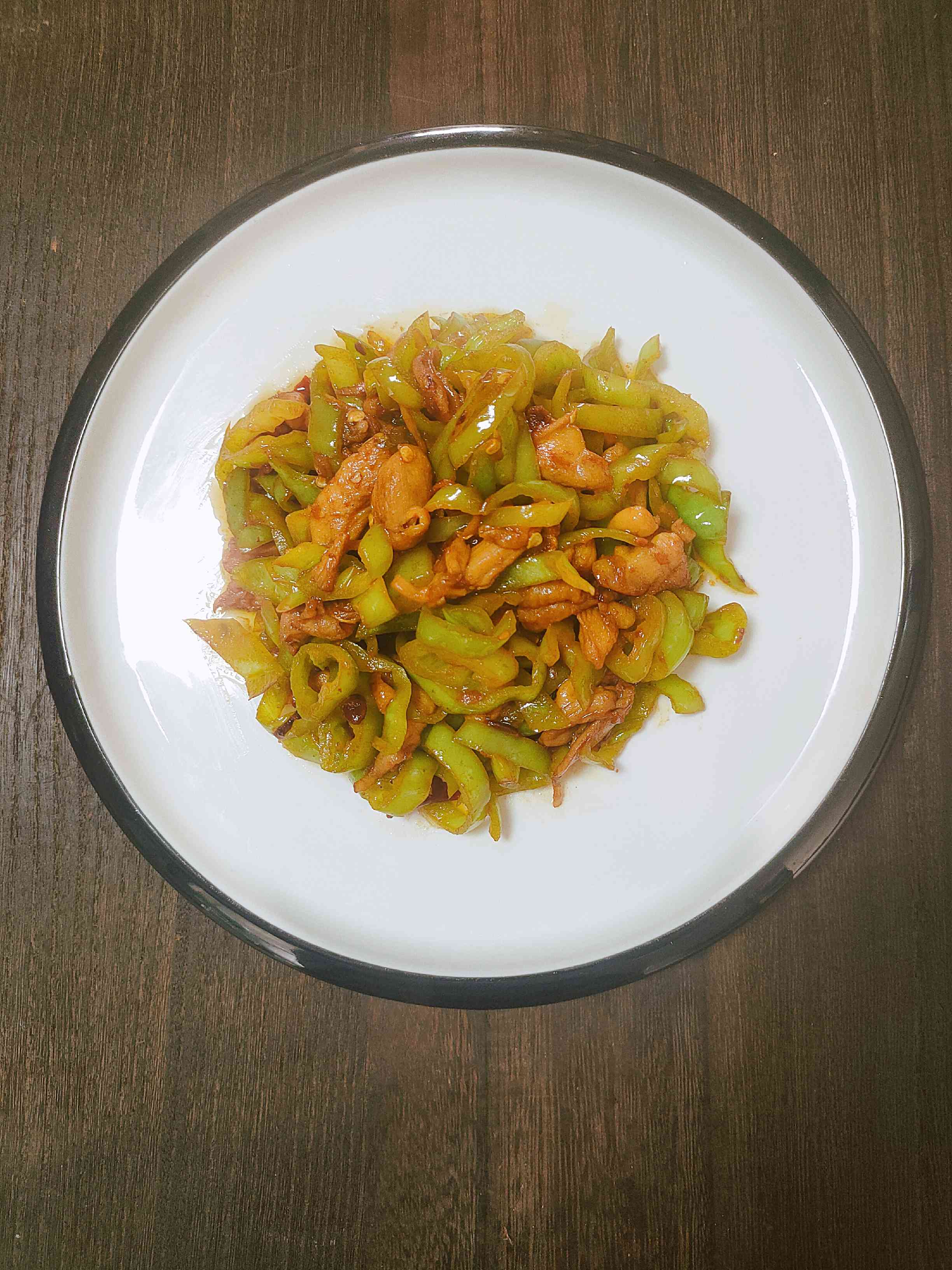 青椒雞腿肉的做法-豆瓣味炒菜譜