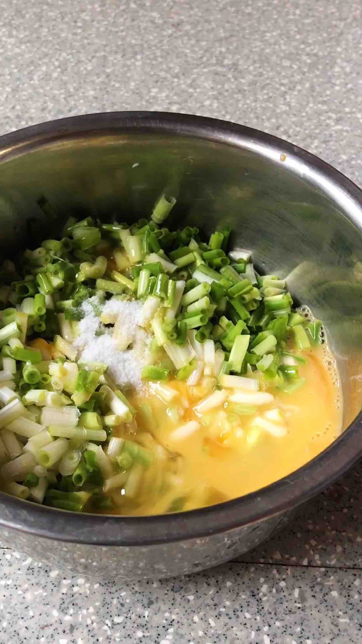 小蔥炒雞蛋的做法-蒜香味炒菜譜