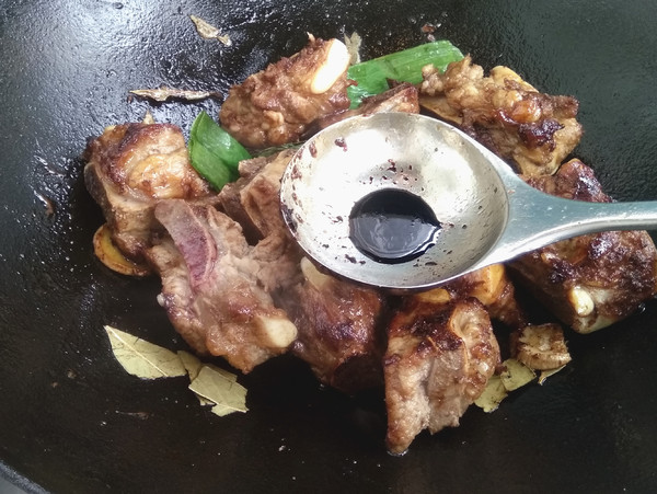 紅燒排骨燴冬瓜的做法-咸鮮味燴菜譜