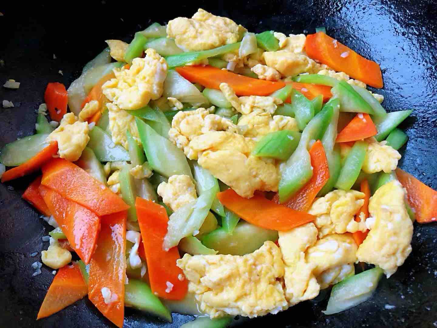 絲瓜炒雞蛋的做法-咸鮮味炒菜譜