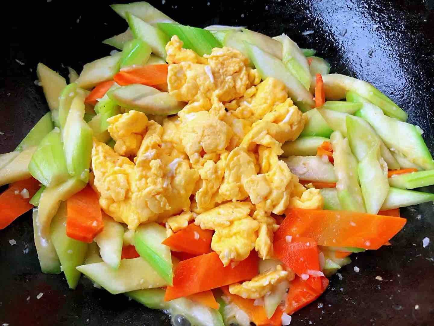 絲瓜炒雞蛋的做法-咸鮮味炒菜譜