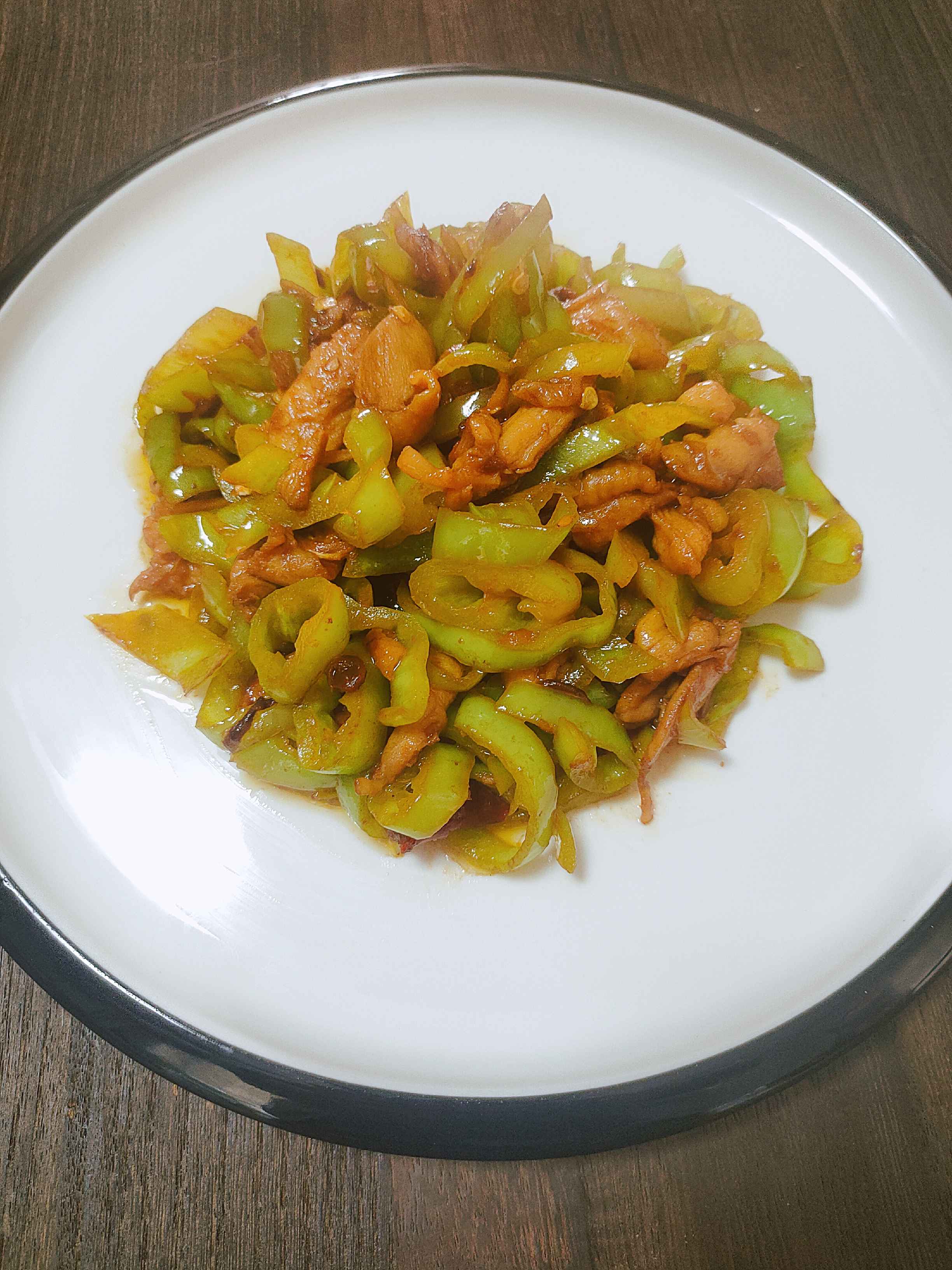 青椒雞腿肉的做法-豆瓣味炒菜譜