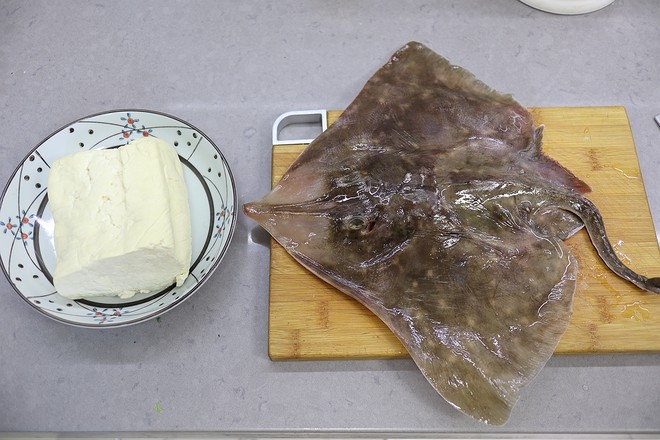 老板魚燉豆腐的做法-蒜香味燉菜譜